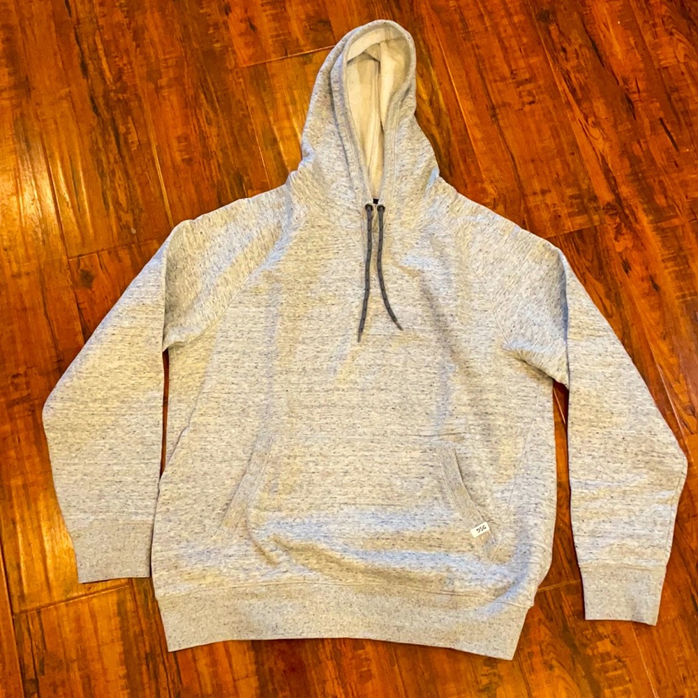 Comfy grey sweatshirt with pocket